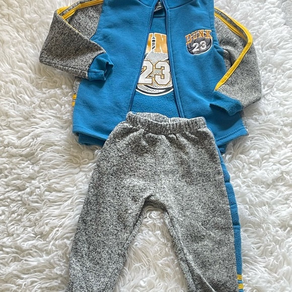 Quad seven 4T outfit set - Picture 3 of 4